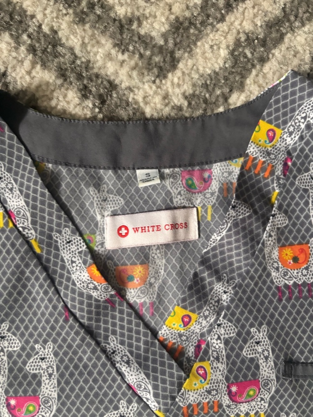 White Cross Lacey Llama scrub top - Picture 3 of 4